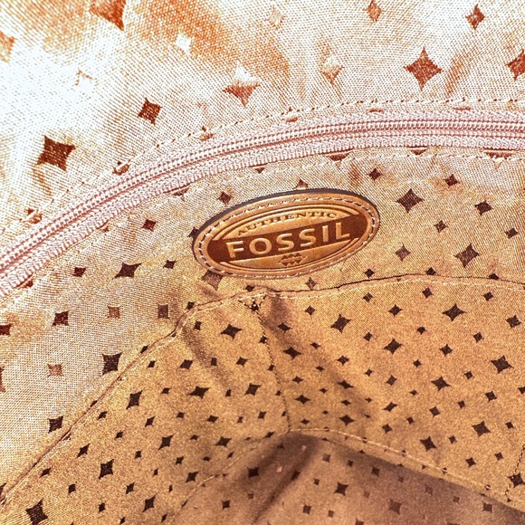 Fossil Leather Convertable Handbag - Picture 8 of 13